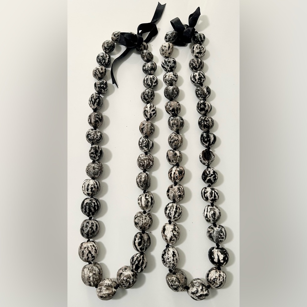 Hawaiian Tiger Kukui Nut Leis | The Big Island, Hawaii